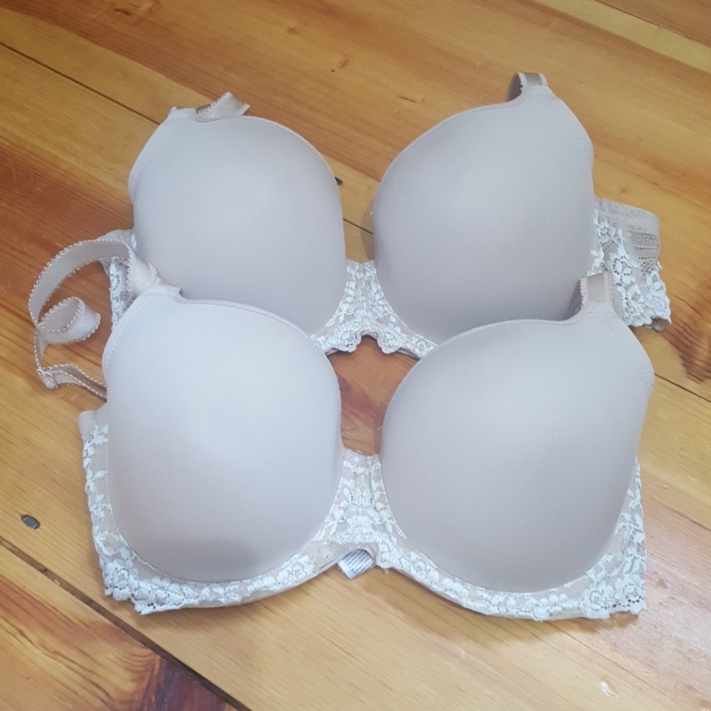 2 Wacoal bras 34d